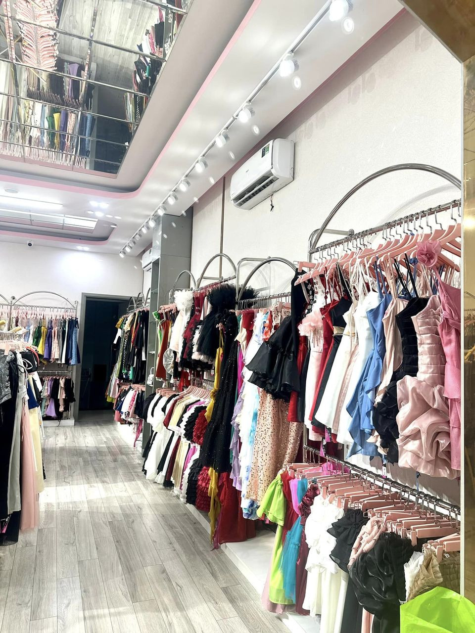 Sang Shop Nguyên Căn Góc 2 MTĐ Nguyễn trãi , P.3 , Quận 5